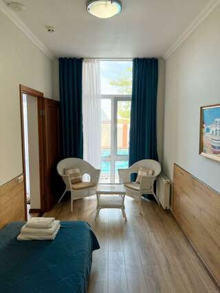 Гостиница Марко Поло Анапа Семейный номер-9